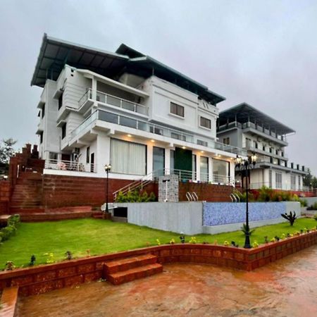 The Leaf Resort Mahābaleshwar Kültér fotó